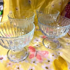 Set of 4 Vintage Retro Footed Ice Cream Bowls EUC